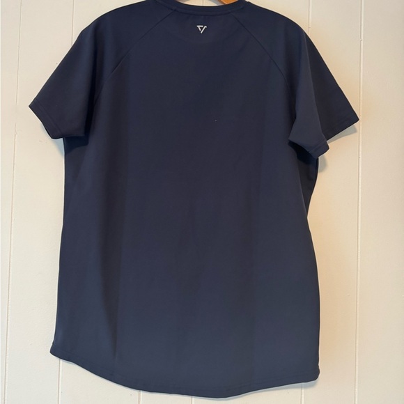 Modern Blue Short Sleeve Tee with Relaxed Fit - Picture 9 of 9